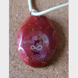 Yvonnes vedh�ng med NFC-chip