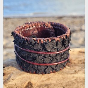 armb�nde May-Britt 18 cm omfang  lavet af aborreskind (fisk) og b�ffell�der.