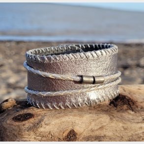 armb�nde May-Britt  17 cm omfang  lavet af kalve-nappa