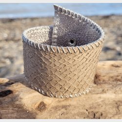 armb�nde May-Britt  19cm omfang lavet af lakseskind og kalveskind