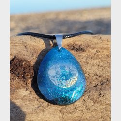 Yvonnes vedh�ng med NFC-chip