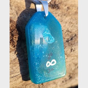 Yvonnes vedh�ng med NFC-chip