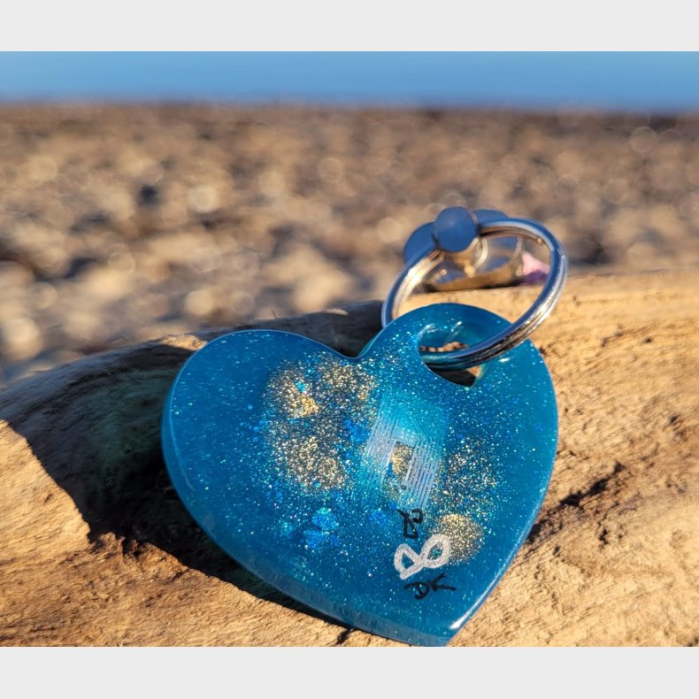 Yvonnes n�glering med NFC-chip