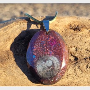 Yvonnes vedh�ng med NFC-chip