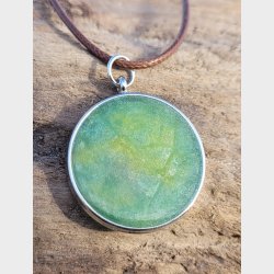 Yvonnes vedh�ng med NFC-chip