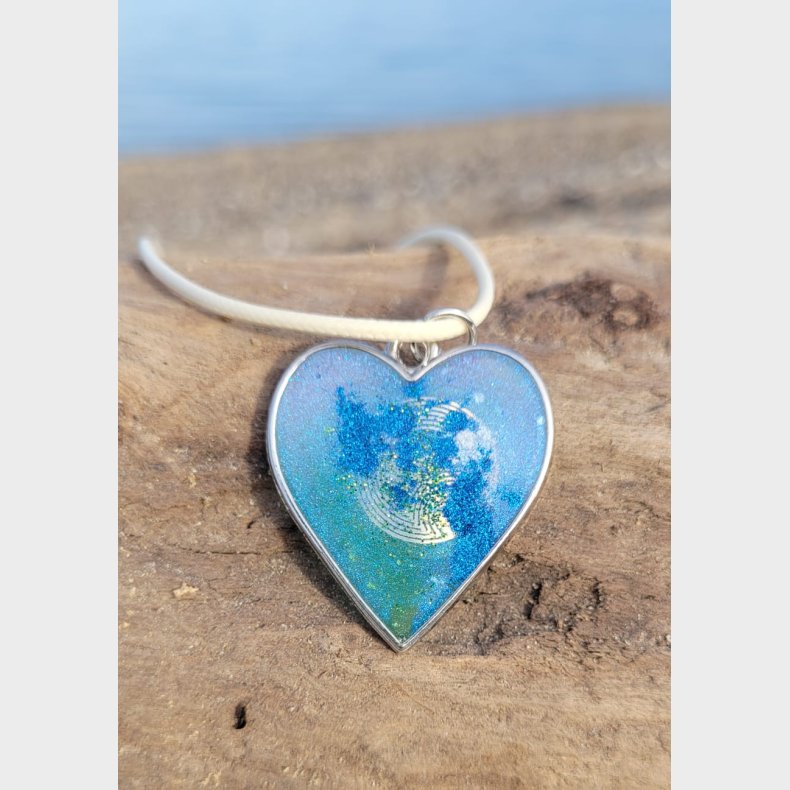 Yvonnes vedh�ng med NFC-chip